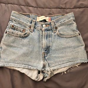 VINTAGE LEVI SHORTS